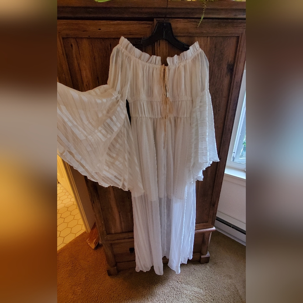 VENUS White Off-Shoulder Maxi Dress with Bell Sleeves
